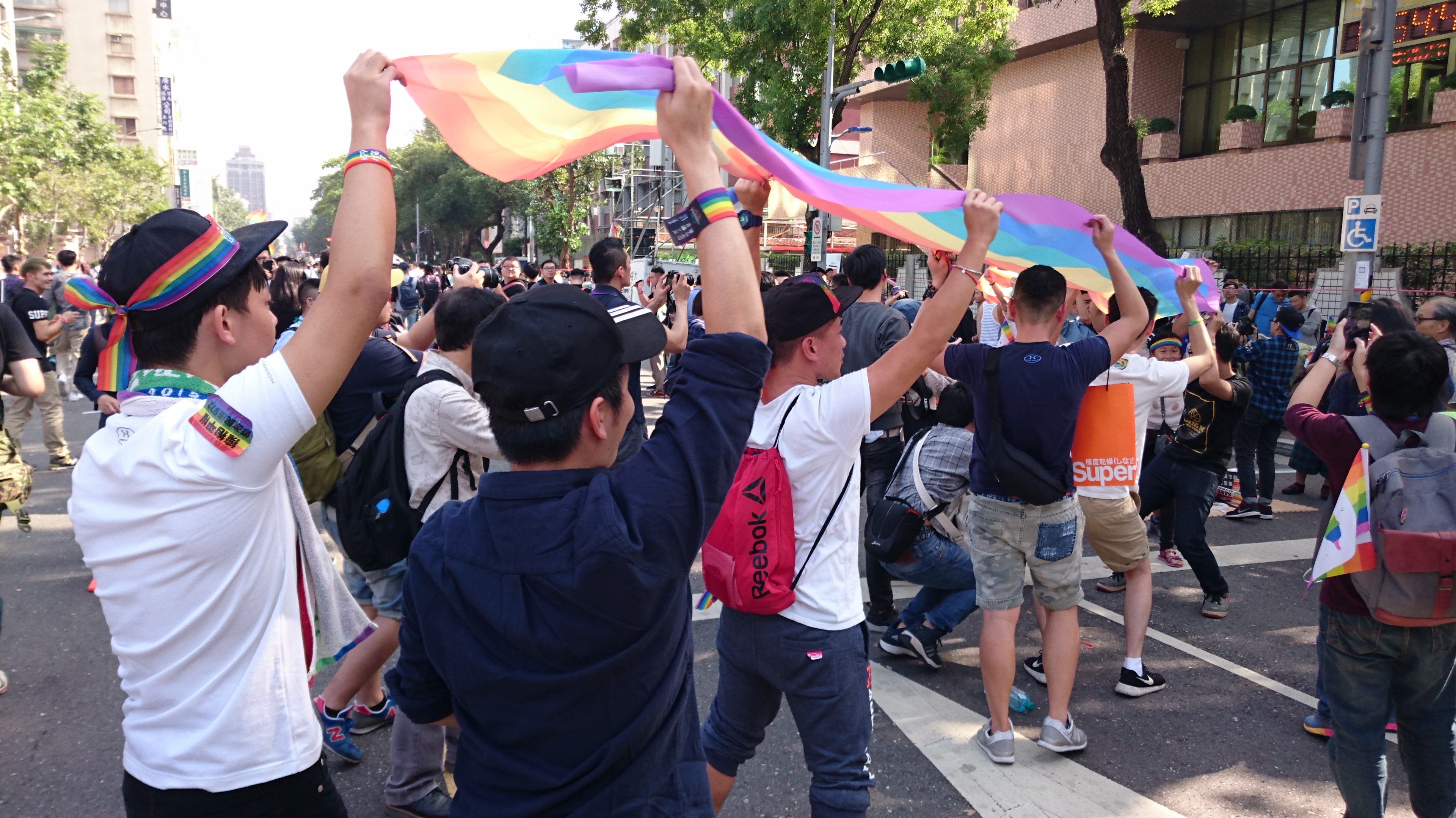 Read more about the article 什麼是酷兒 (Queer)？從歷史認識同志運動起源